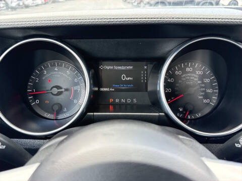 2022 Ford Mustang EcoBoost