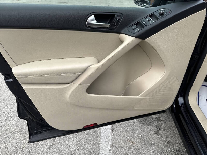 2011 Volkswagen Tiguan SEL 4Motion