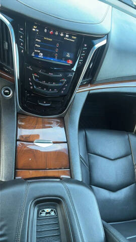 2018 Cadillac Escalade Luxury