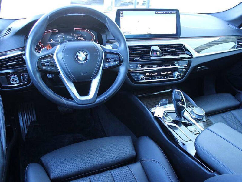 2022 BMW 5 Series 530i