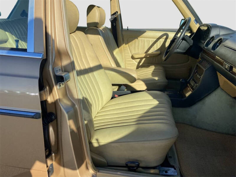 1985 Mercedes-Benz 300-Class 300 D