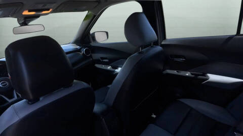 2022 Nissan Kicks SR