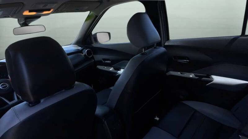 2022 Nissan Kicks SR