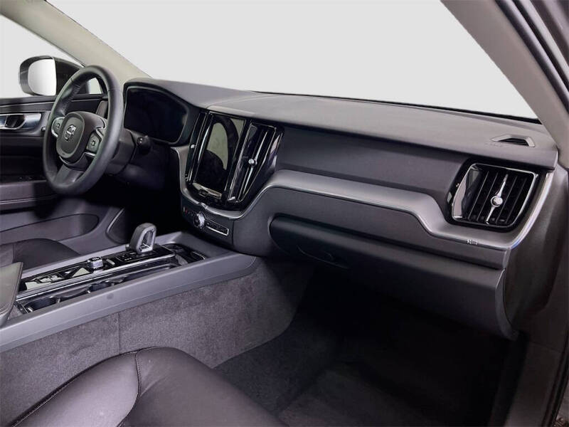 2023 Volvo XC60 B5 Core