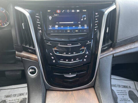 2017 Cadillac Escalade Luxury