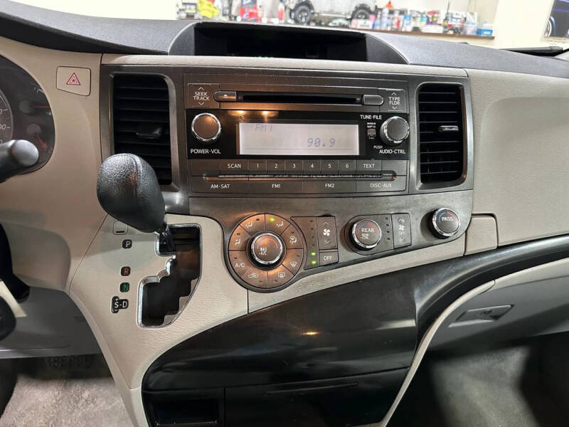 2012 Toyota Sienna