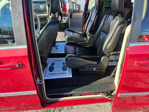 2013 Chrysler Town and Country Touring