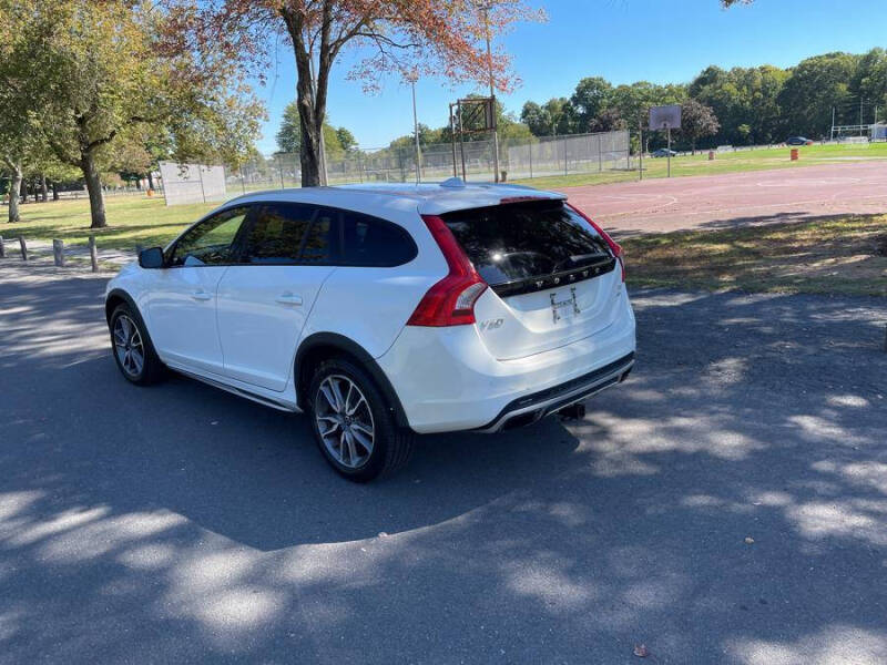 2015 Volvo V60 Cross Country T5