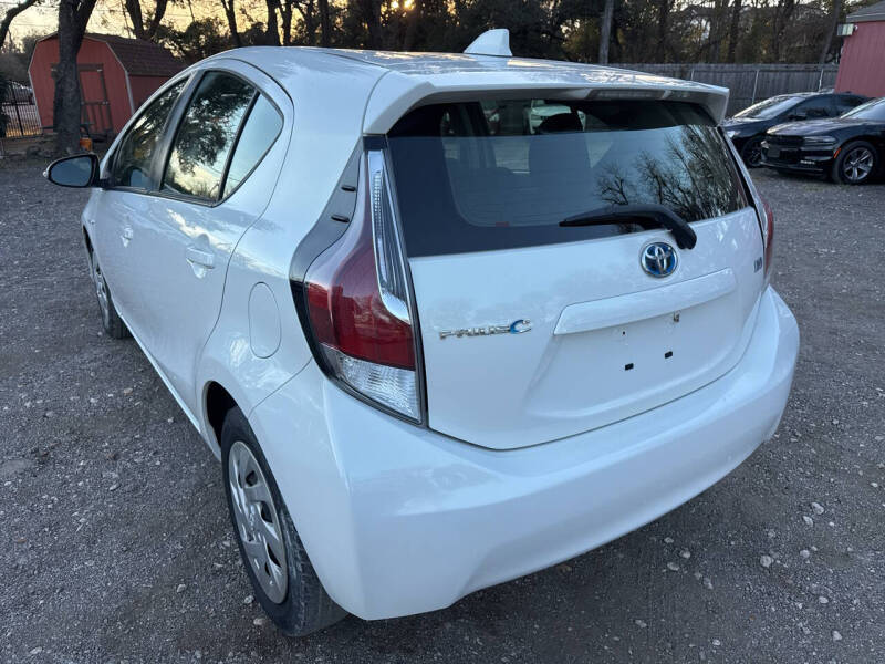 2016 Toyota Prius c Three