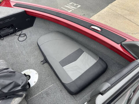 2020 Tracker Targa V19