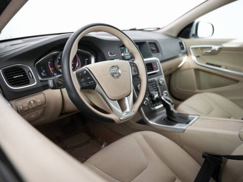 2015 Volvo S60 T5 Drive-E Platinum