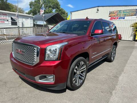 2017 GMC Yukon for sale at RoMicco Cars and Trucks in Tampa FL