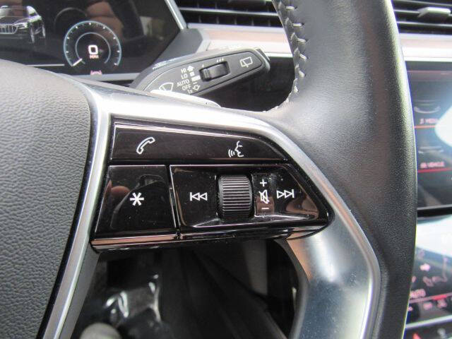 2019 Audi e-tron quattro Prestige