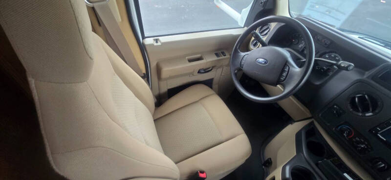 2013 SUNSEEKER SSC3050SF