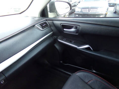 2016 Toyota Camry SE