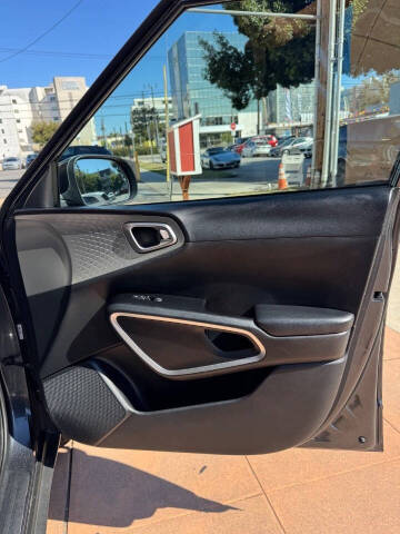 2023 Kia Soul LX