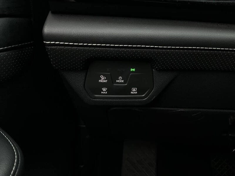 2025 Volkswagen Atlas Cross Sport SE 4Motion