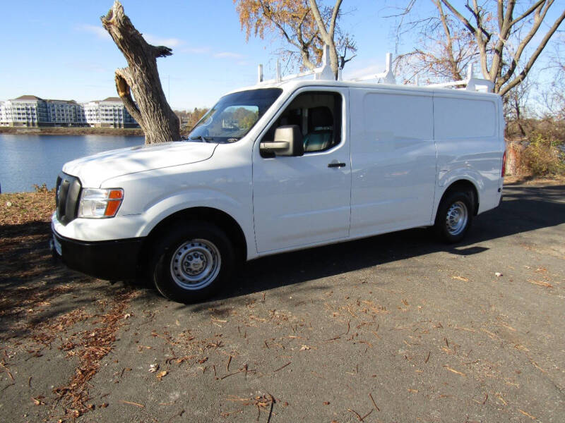 2019 Nissan NV Cargo null photo 2