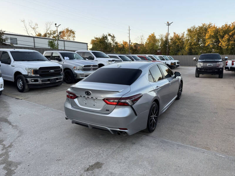 2022 Toyota Camry SE