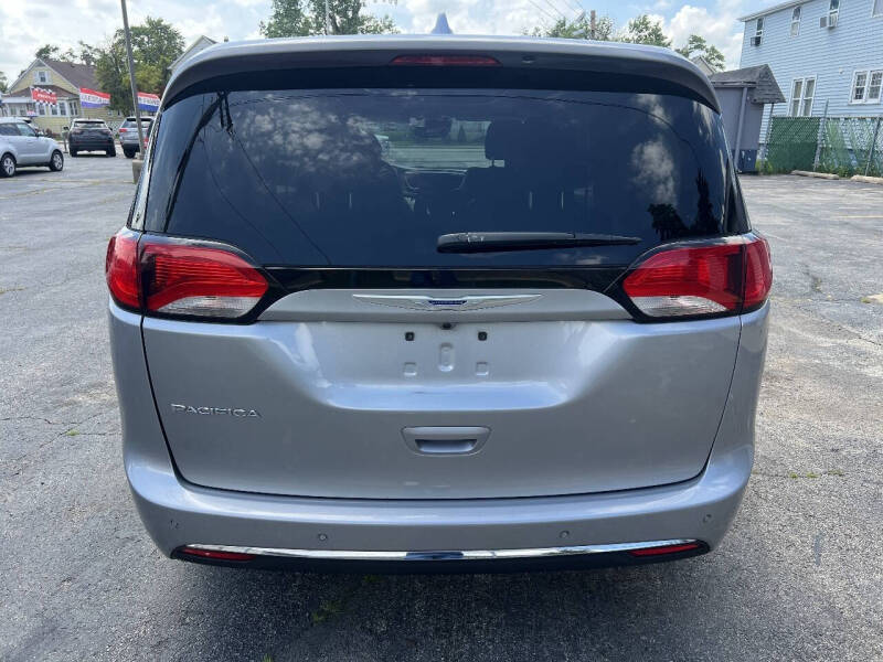 2020 Chrysler Pacifica Touring