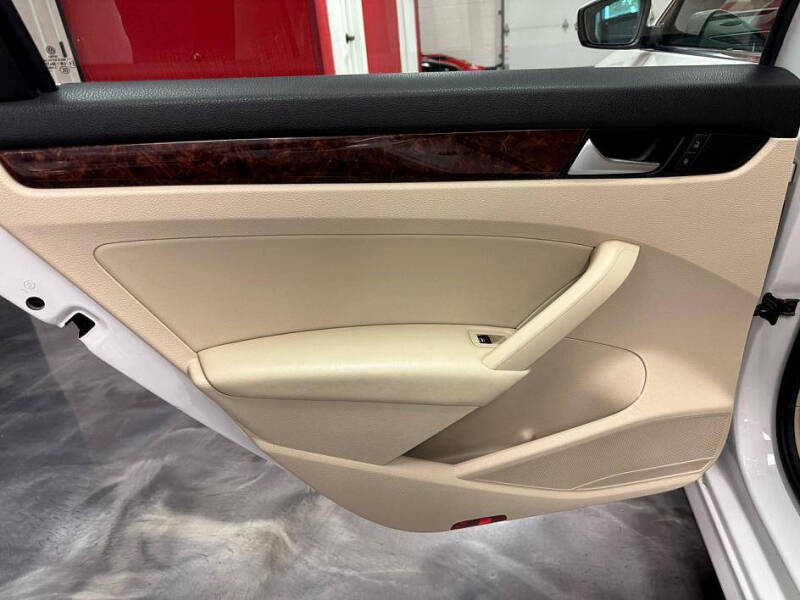 2013 Volkswagen Passat TDI SEL Premium