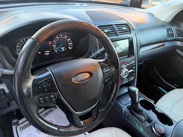 2017 Ford Explorer Platinum