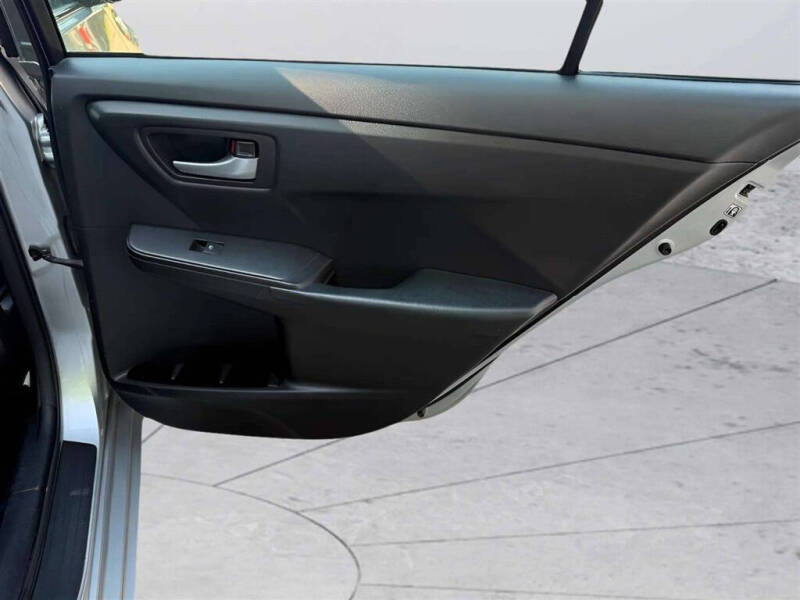 2017 Toyota Camry SE