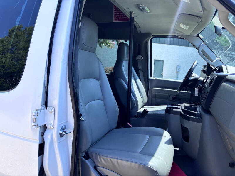 2011 Ford E-Series E-350 SD