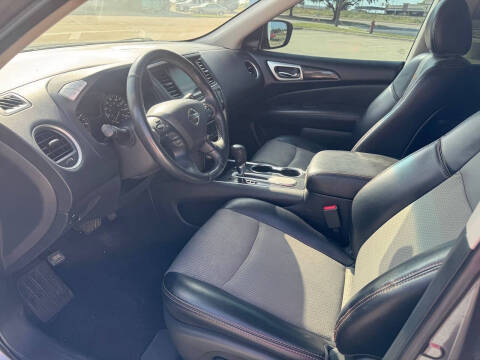 2019 Nissan Pathfinder SV