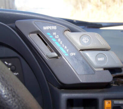 1990 Pontiac Sunbird LE