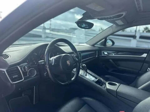 2015 Porsche Panamera 4