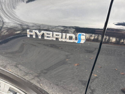 2020 Toyota Camry Hybrid LE