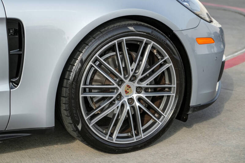 2018 Porsche Panamera