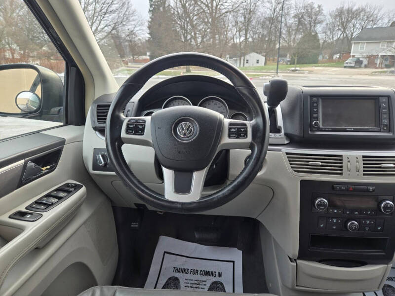 2011 Volkswagen Routan SEL