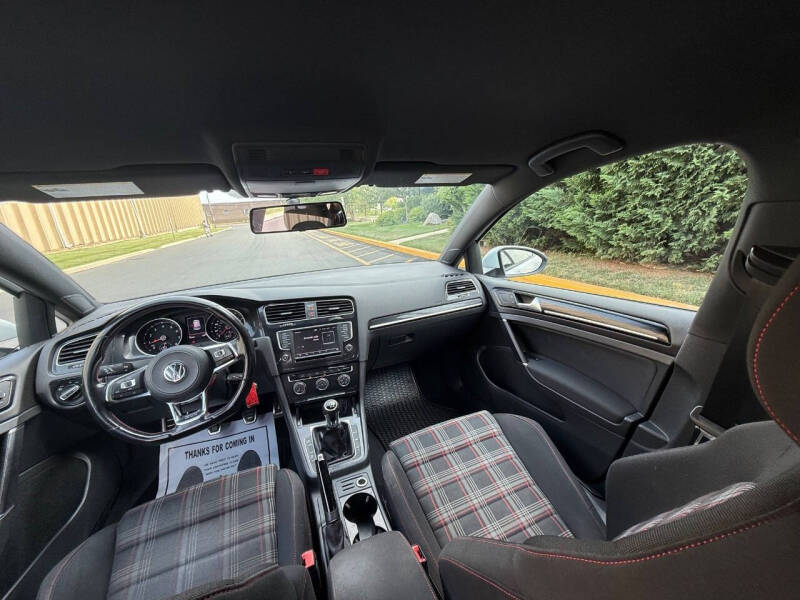 2017 Volkswagen Golf GTI S