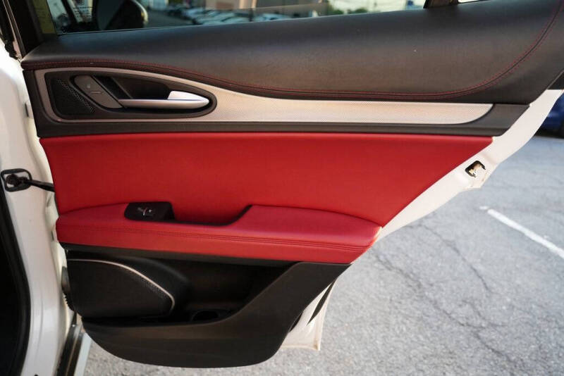 2019 Alfa Romeo Stelvio Ti Sport