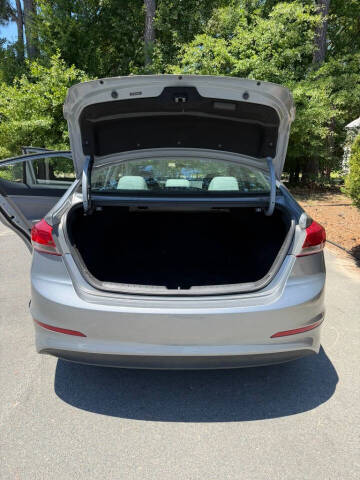 2017 Hyundai Elantra SE