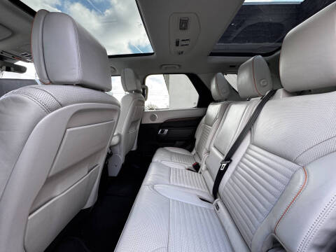 2017 Land Rover Discovery HSE Luxury