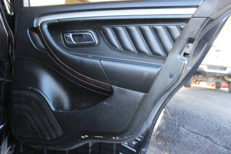 2017 Ford Taurus SEL