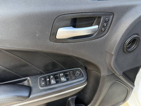 2017 Dodge Charger SXT