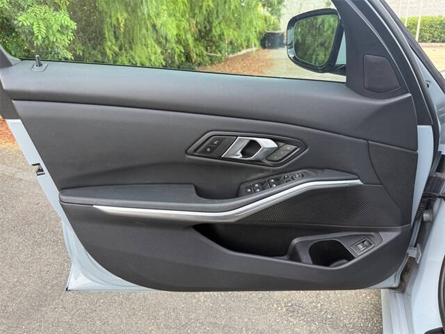 2024 BMW 3 Series 330i