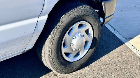 2011 Ford E-Series E-350 SD