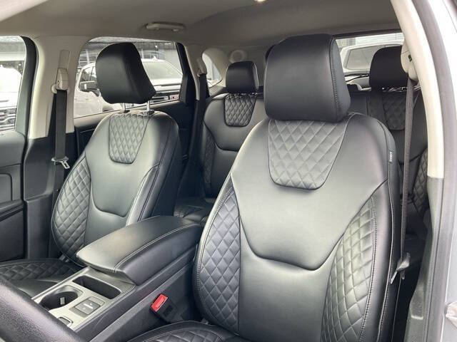 2024 Ford Edge Titanium