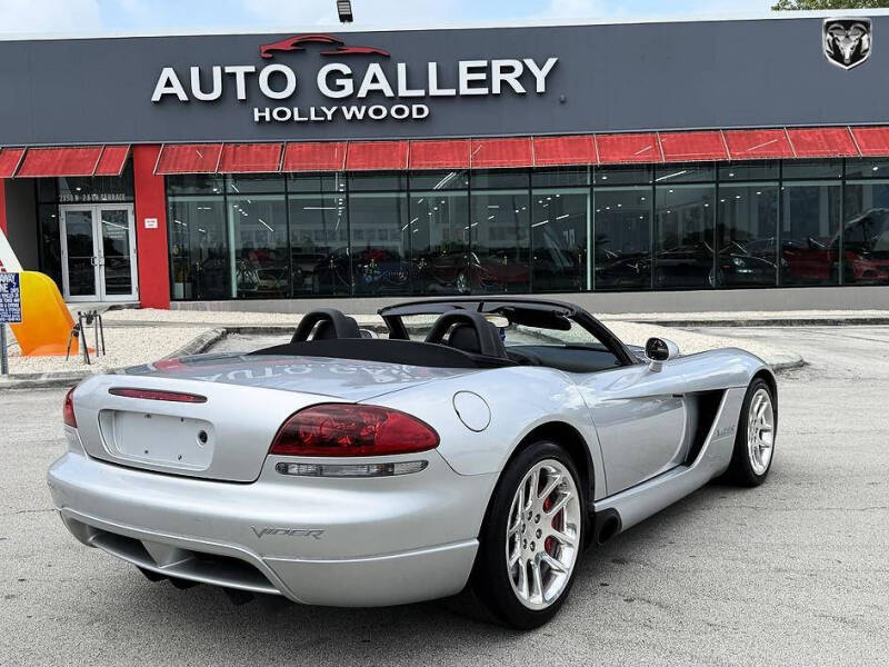 2004 Dodge Viper SRT-10