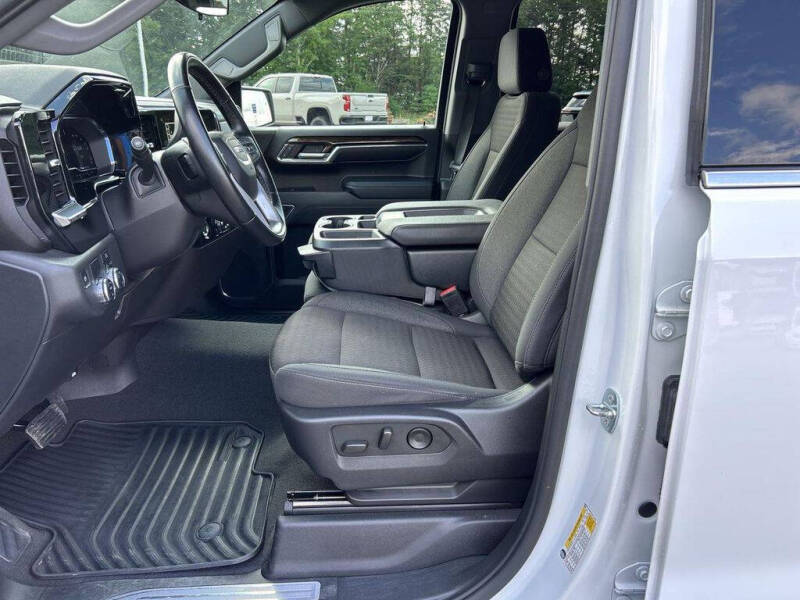 2024 GMC Sierra 1500 SLE