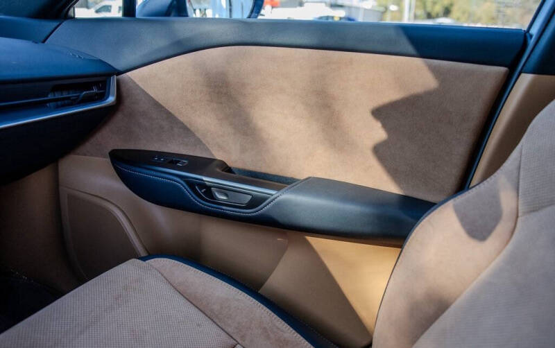 2023 Lexus RZ 450e Luxury