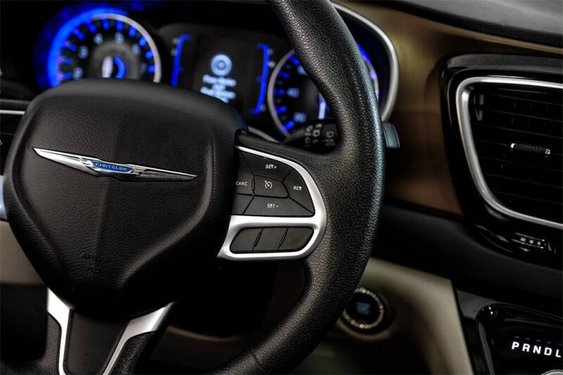 2020 Chrysler Voyager LXi