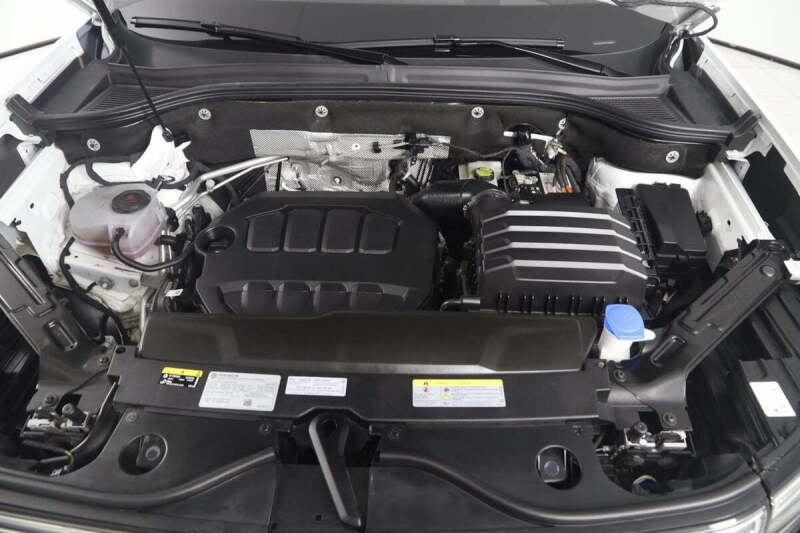 2024 Volkswagen Atlas Cross Sport SEL Premium R-Line 4Motion