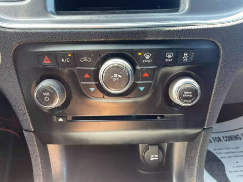 2013 Dodge Charger SE