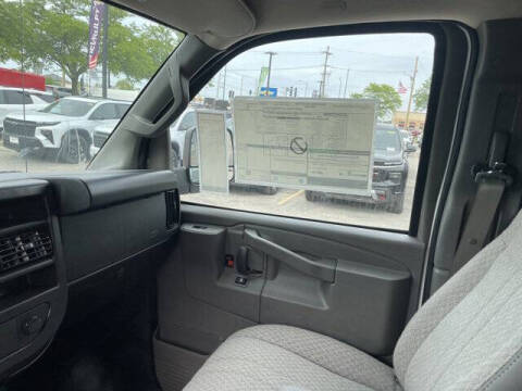 2025 Chevrolet Express 3500